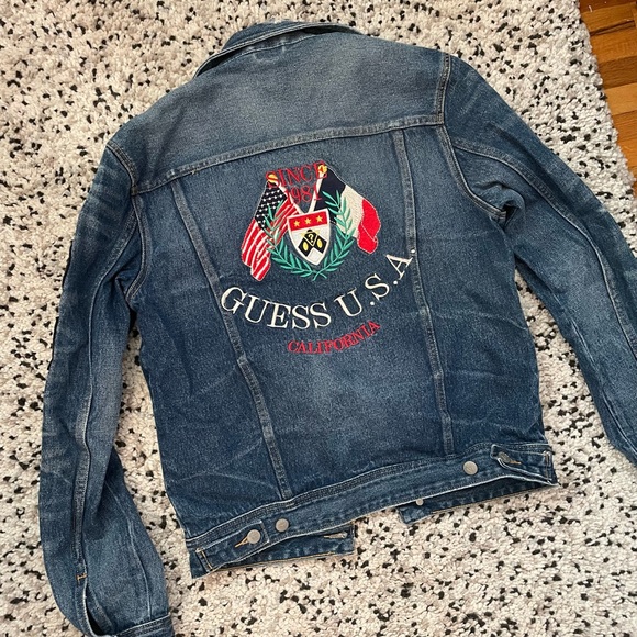 Guess denim jacket with graphic - Picture 1 of 5
